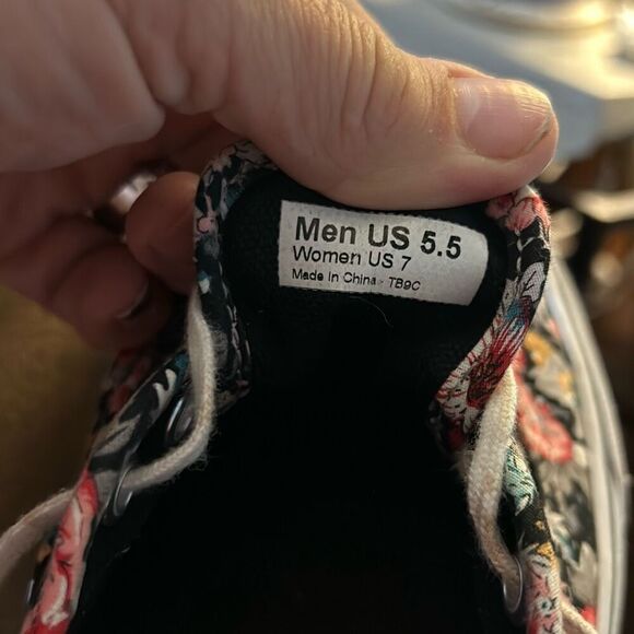 Vans Shoes Womens 7 Mens 5.5 Multi Floral Black Dark Flowers Lace Up Low Top - Picture 9 of 9